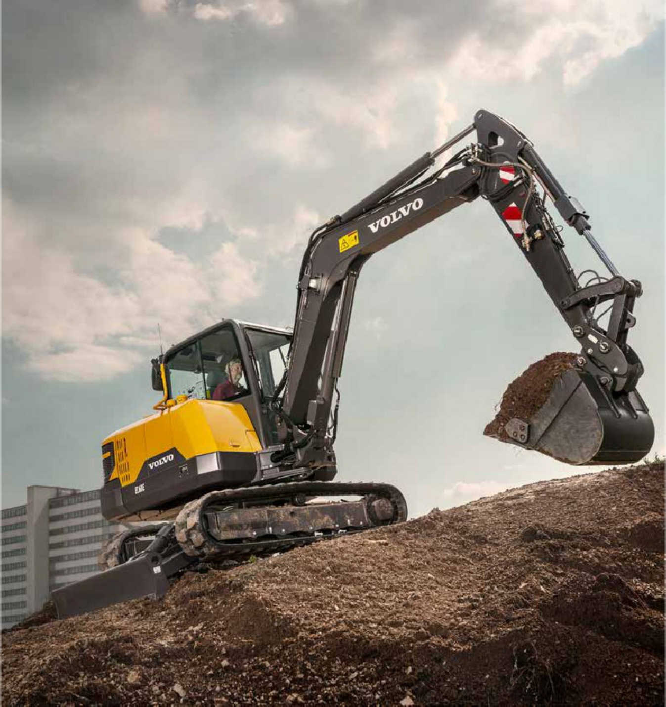 Sample 4 of Volvo CE EC60E Hydraulic Excavator Technical Manual [PDF]